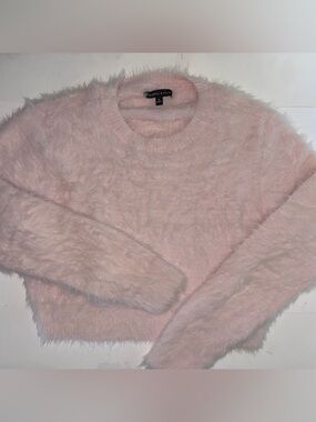Kendall & Kylie Light Pink Fuzzy Crewneck Sweater Junior Size Small